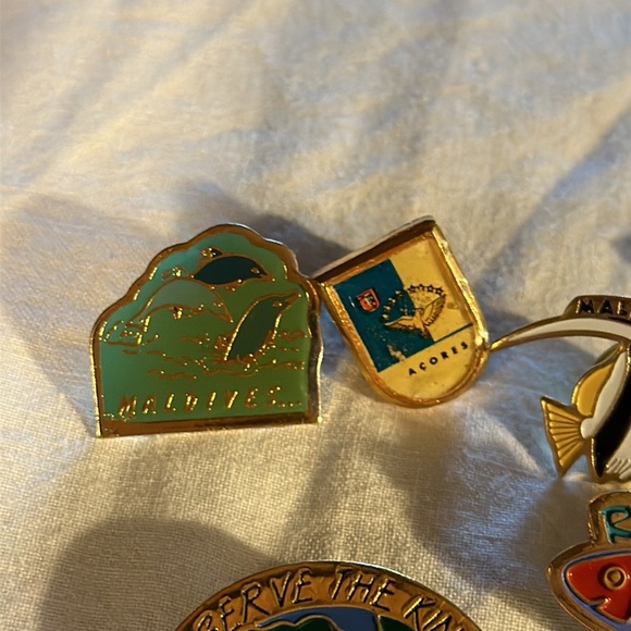 Assorted Travel Pins From a World Tour Cruise (six) - Picture 5 of 5